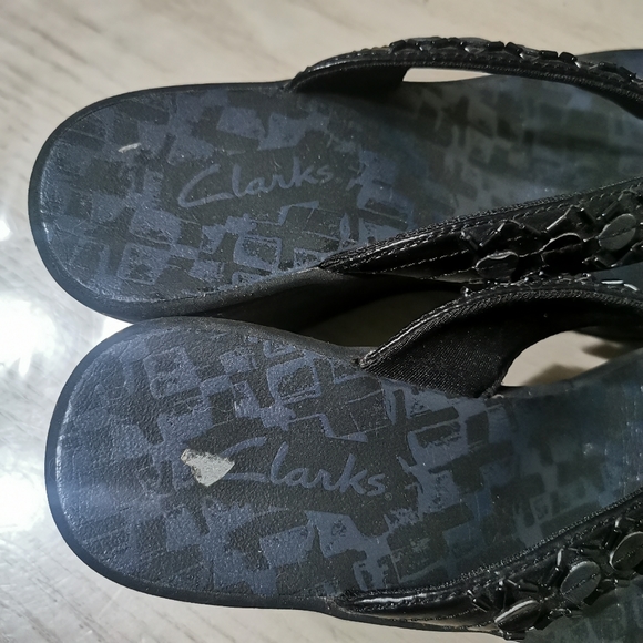 Clarks Wedge Flip Flops - Picture 4 of 13